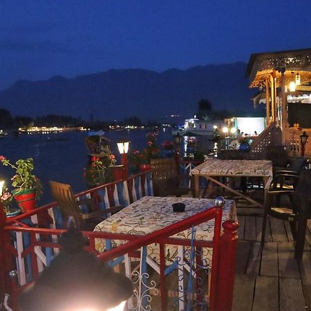 فندق شيكاغو جروب أوف هاوسبووتس Srīnagar المظهر الخارجي الصورة