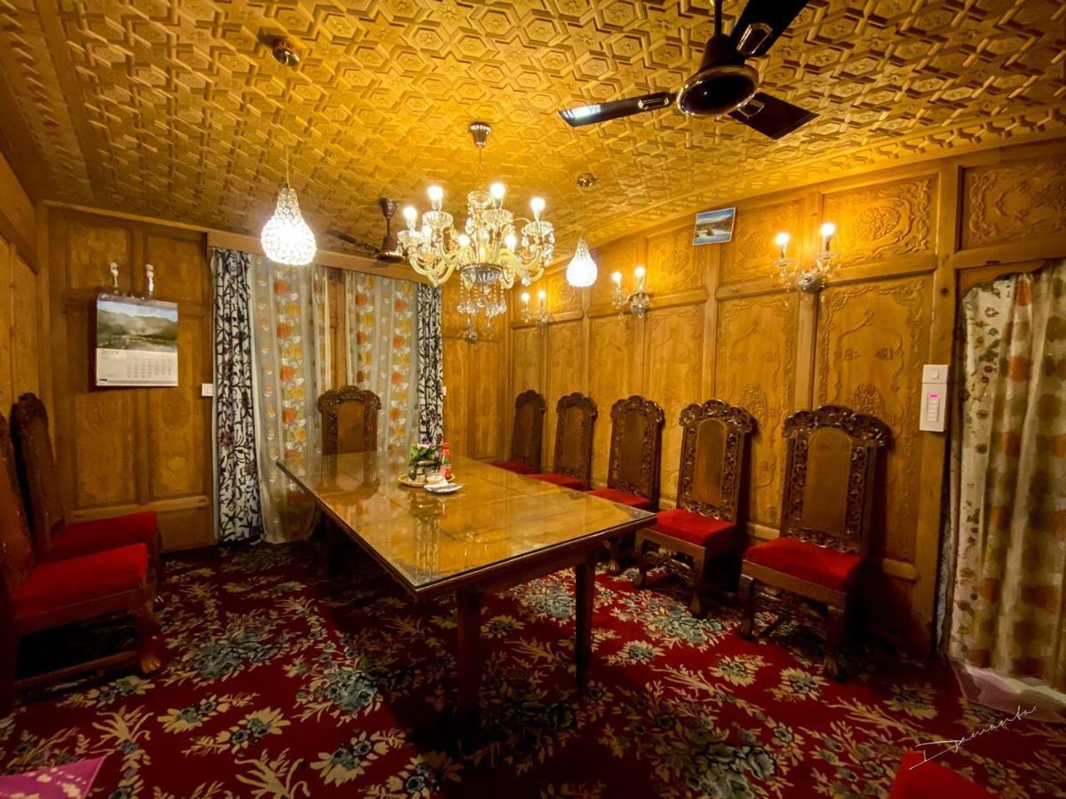 فندق شيكاغو جروب أوف هاوسبووتس Srīnagar المظهر الخارجي الصورة