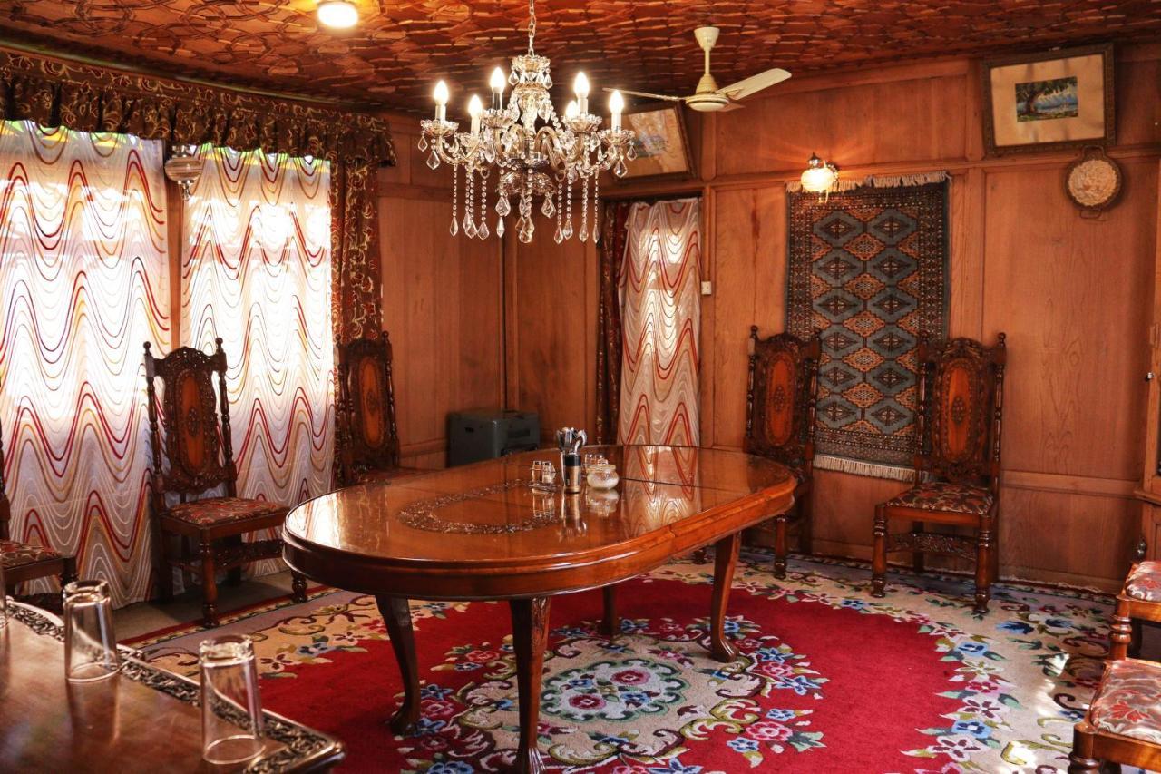فندق شيكاغو جروب أوف هاوسبووتس Srīnagar المظهر الخارجي الصورة