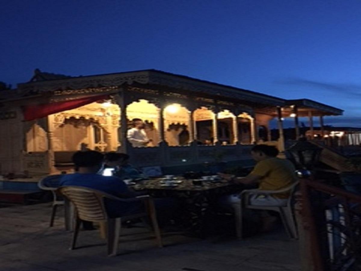 فندق شيكاغو جروب أوف هاوسبووتس Srīnagar المظهر الخارجي الصورة