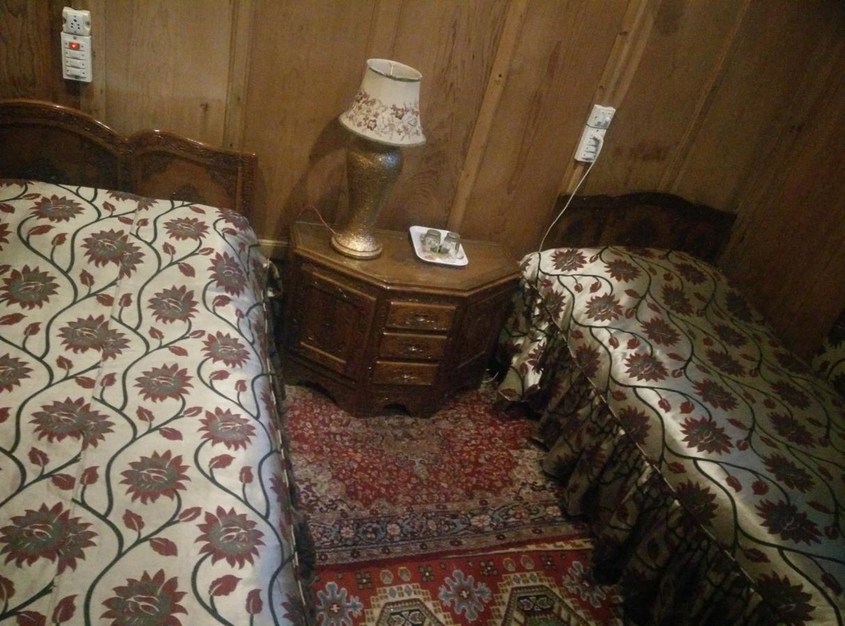 فندق شيكاغو جروب أوف هاوسبووتس Srīnagar المظهر الخارجي الصورة