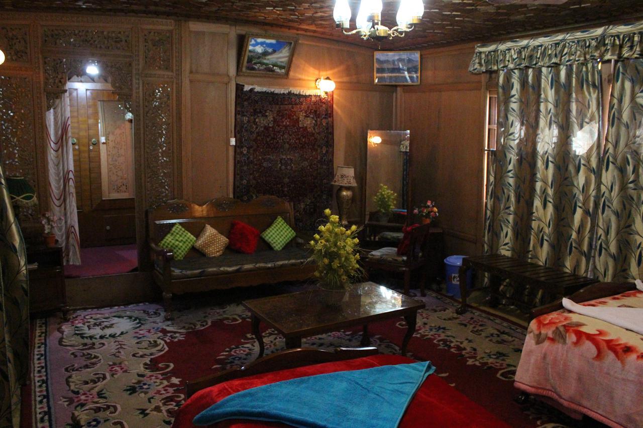 فندق شيكاغو جروب أوف هاوسبووتس Srīnagar المظهر الخارجي الصورة