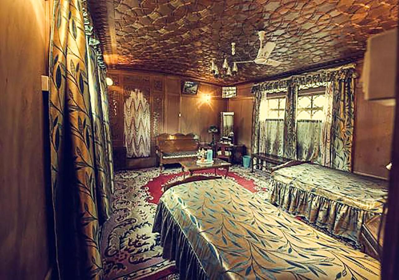 فندق شيكاغو جروب أوف هاوسبووتس Srīnagar المظهر الخارجي الصورة