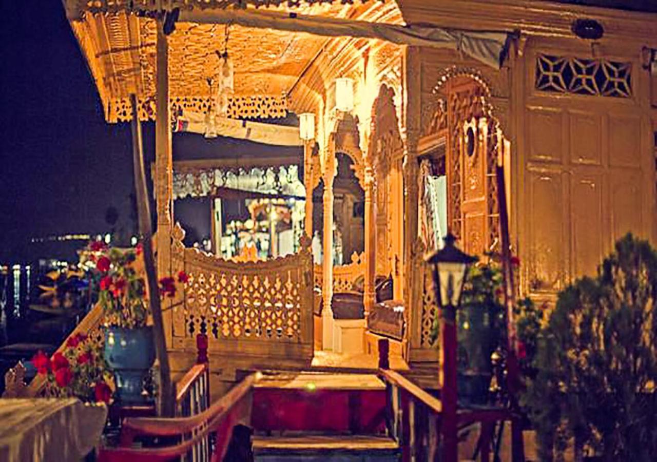 فندق شيكاغو جروب أوف هاوسبووتس Srīnagar المظهر الخارجي الصورة